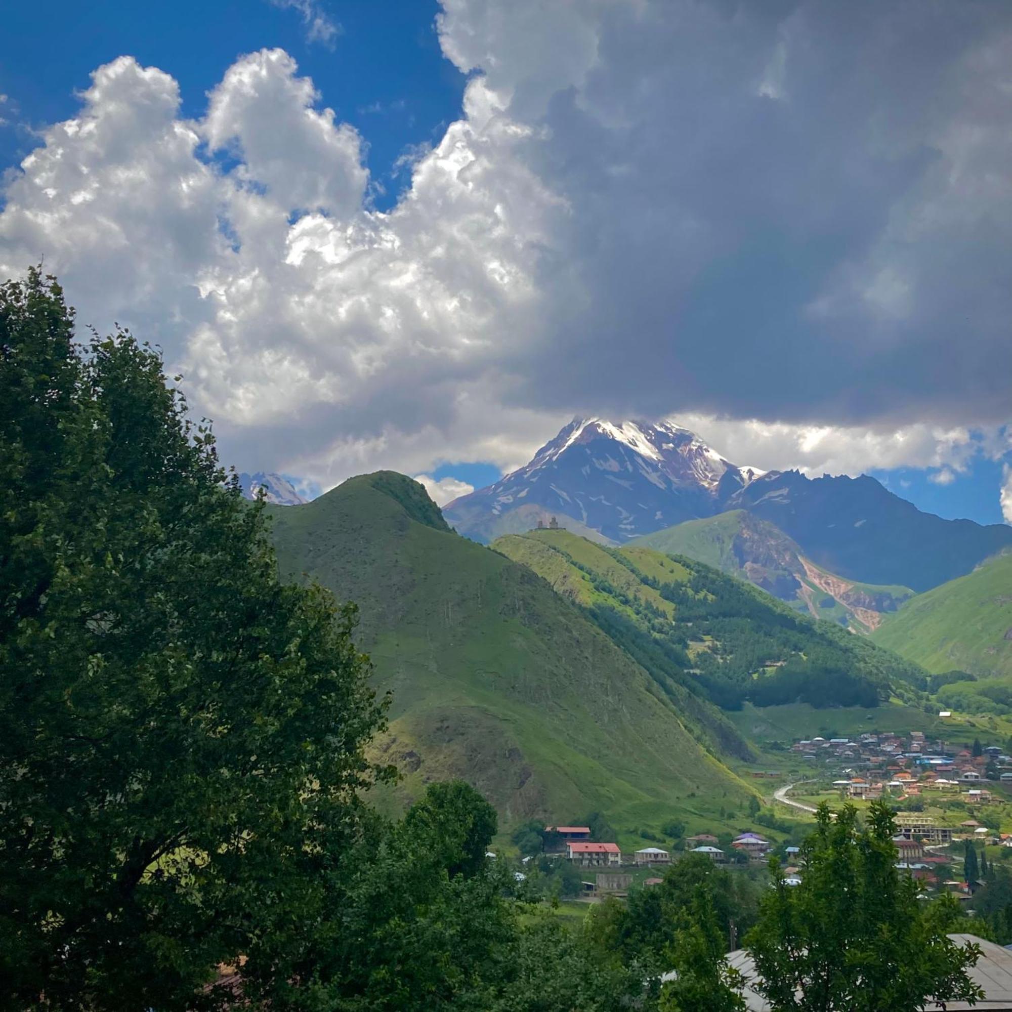 Mountain Heart Bed and Breakfast Kazbegi Exteriör bild